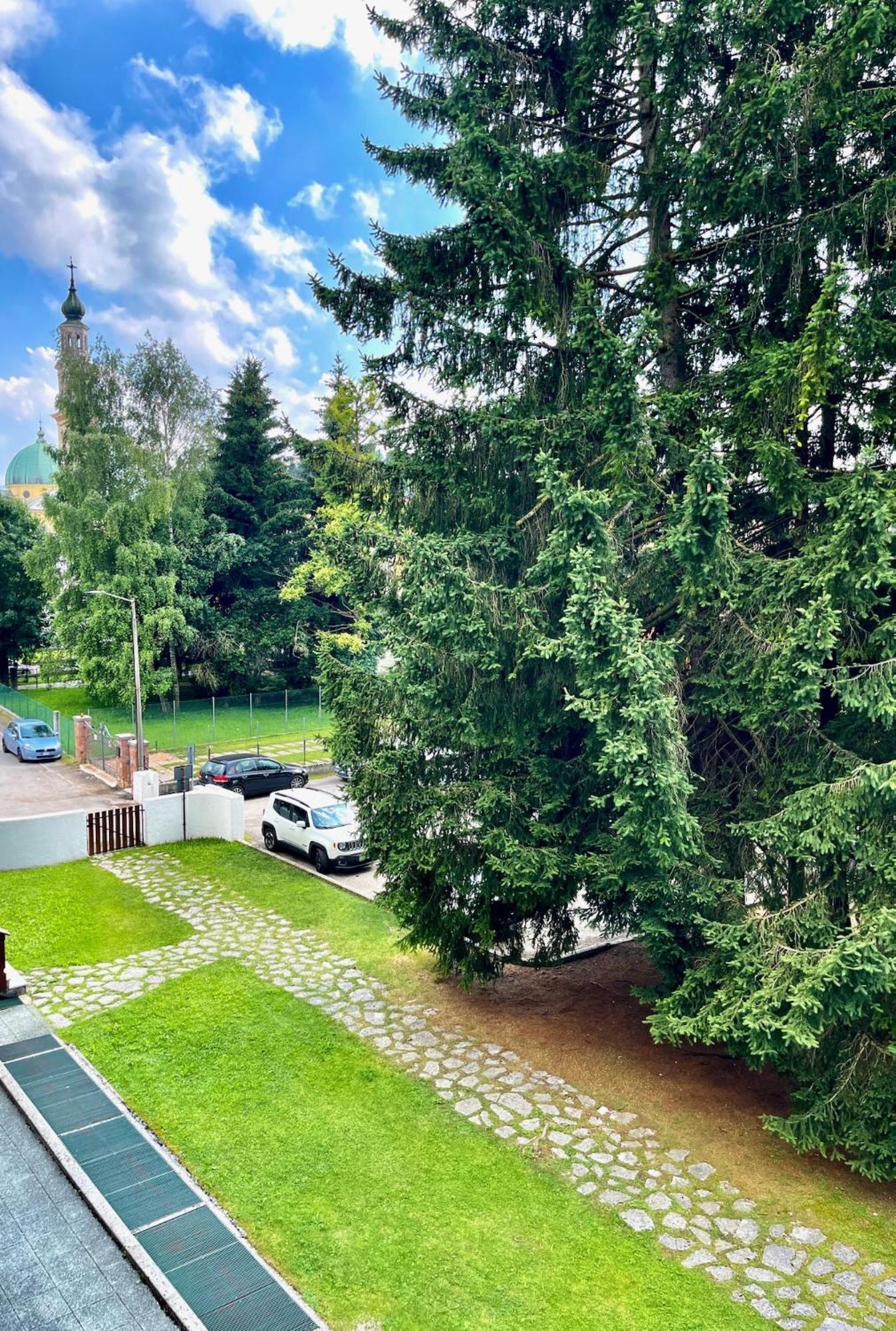 Appartamento Per Famiglie In Centro Ad Asiago Con Posto Auto E Ampio Giardino Exterior foto